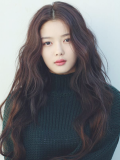 Kim Yoo-jung (김유정)